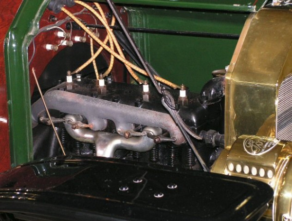 1909 Engine.jpg
