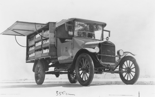 Migros-Verkaufswagen_Ford-T_1925.jpg