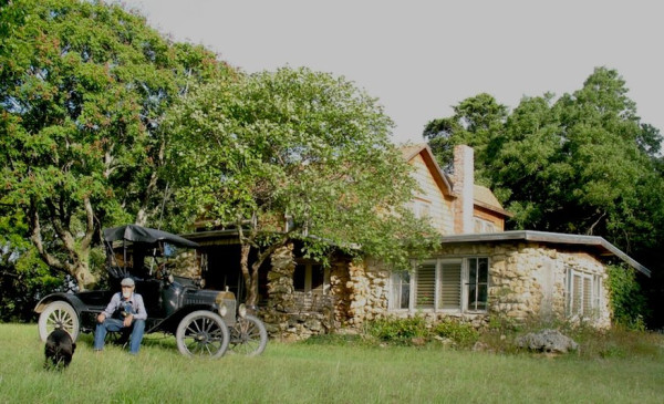 steve_jelf_at_home_with_shorty_in_parkerfield_kansas.jpg