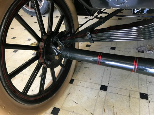 Axle rear drum.JPG
