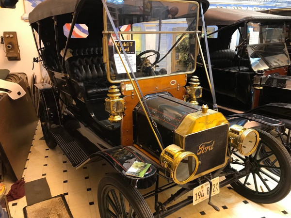 1909 Touring.JPG