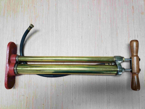 Tool Tire Pump 1s.jpg