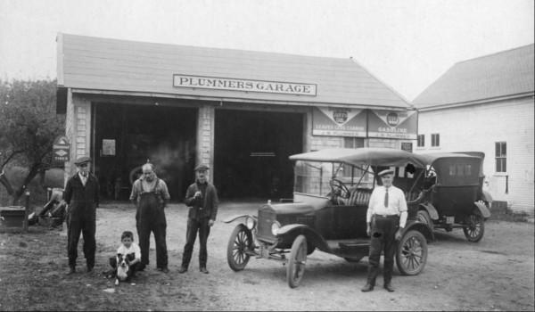 Plummer's Garage, Alfred, Maine.jpg