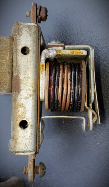 delco coil side point.jpg