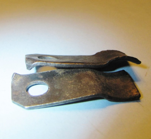oem_fuel_line_clamps_01.jpg
