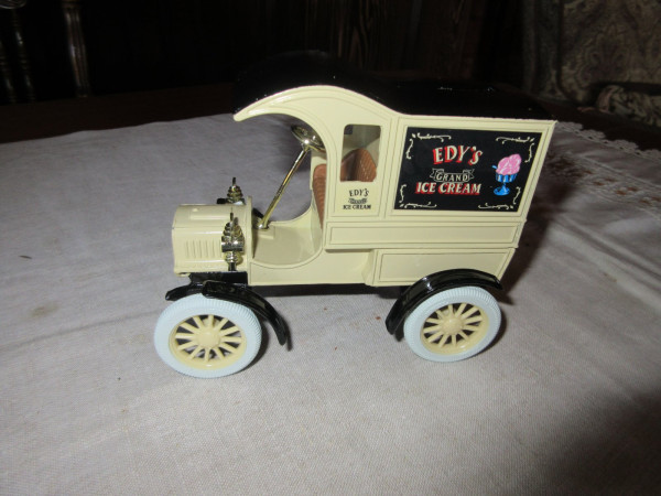 Ertl Edy's truck 12 29 20 (1).JPG