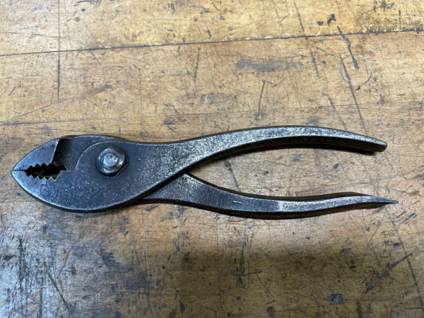pliers 2.jpg