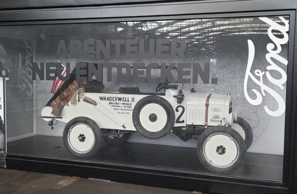 Display replica 0_n.jpeg