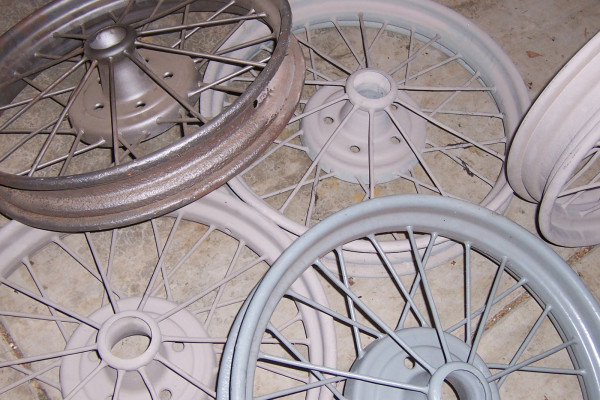 26-27 wire wheels close.jpg