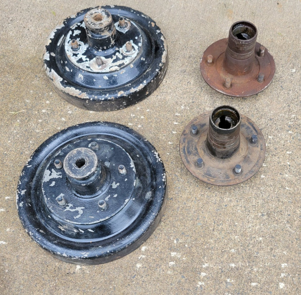 26-27 wire wheels hubs.jpg