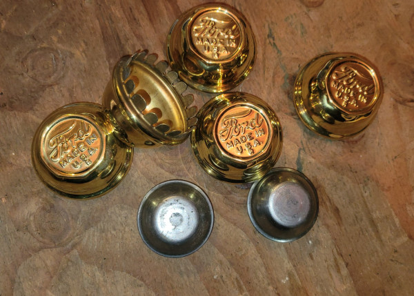 26-27 wire wheel hubcaps.jpg