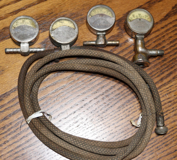 In line tire pump gauge 1.jpg