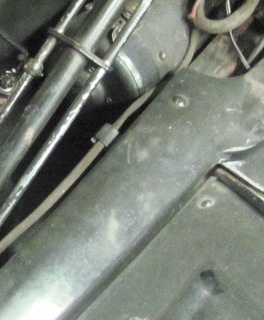 IWires along frame clips .JPG