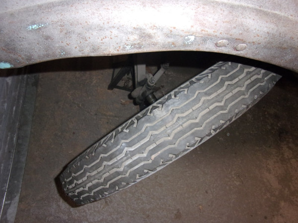 universal tire 2.JPG