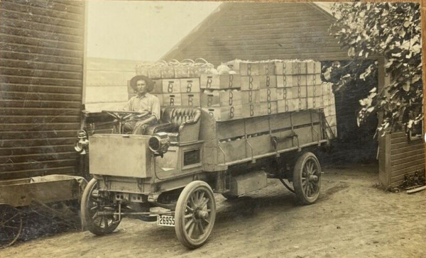 produce truck.JPG