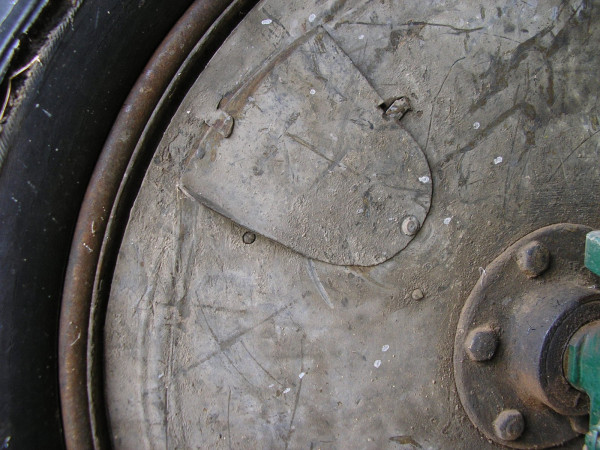 wheel disc cover valve closed.jpg