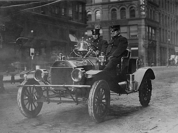 Tom Rootlieb 1911 NYC NY Fire Chief.jpeg