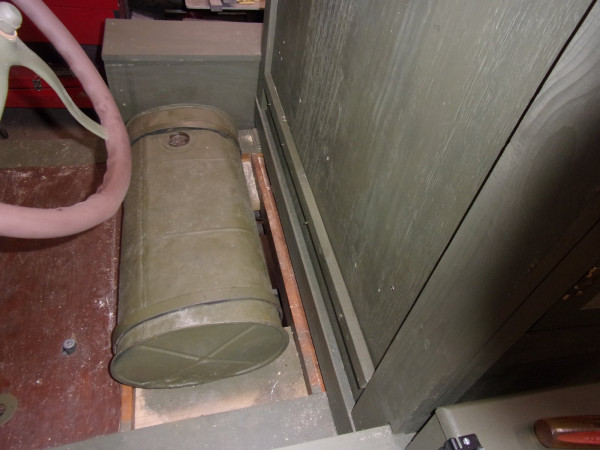 gas tank before.JPG