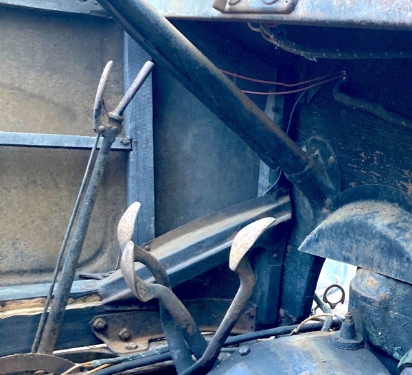 open car riser.jpeg