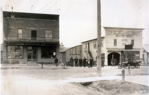 1917 Ford Dealer.jpeg