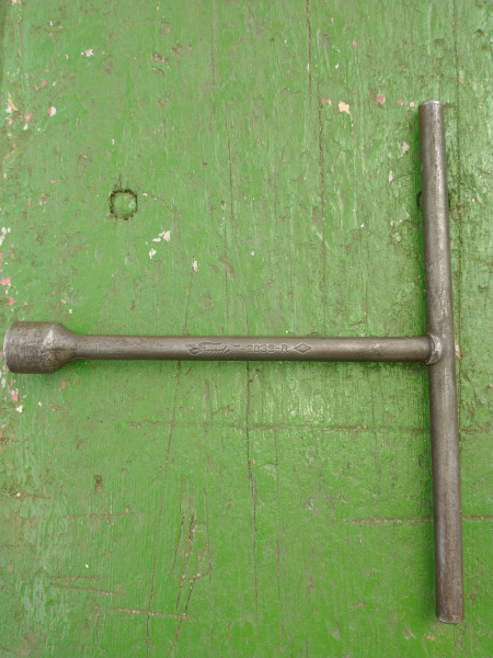 old T wrench.jpg