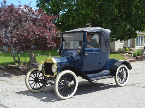 38 1916 Ford Coupelet.jpg