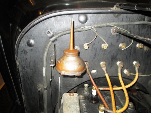 oil can on firewall.jpg