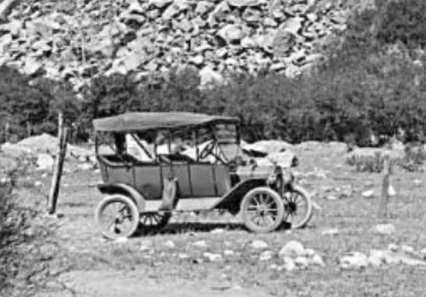 1913 ford repainted .jpg