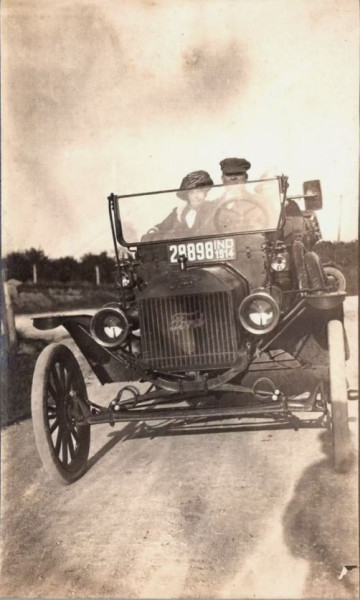 1914 IND.JPG