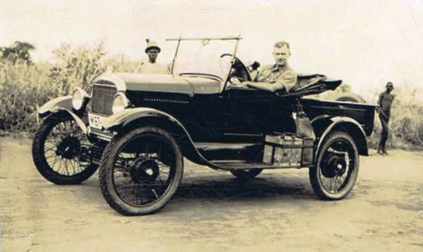 1926 Runabout Pickup-Africa-Acc Wire Wheels 440299c.jpg