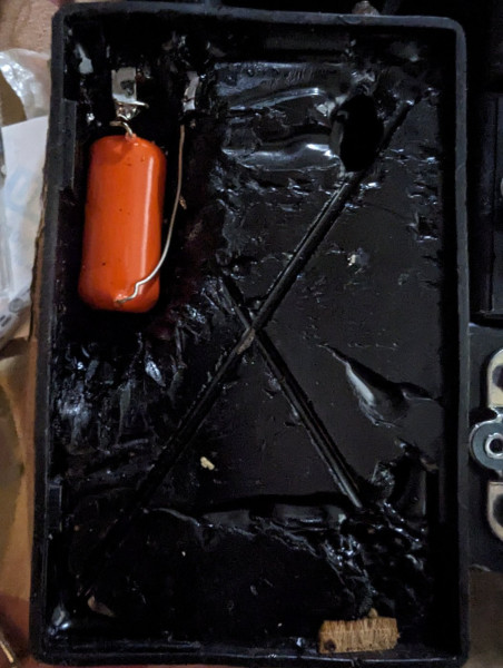 New capacitor, note tar hard rubber consistency