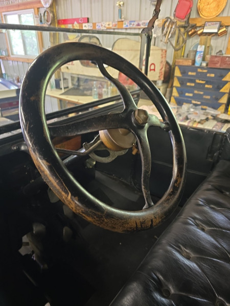 Steering wheel.jpg