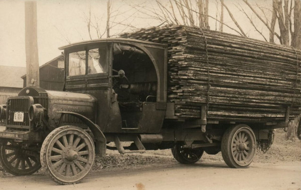 lumber tru7ck 2.JPG