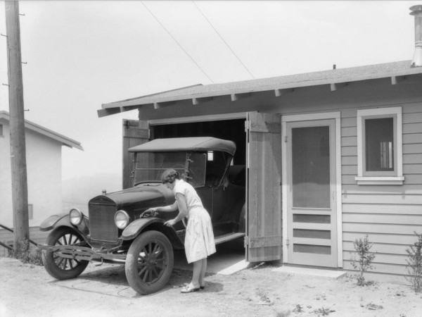 1926 Ford Model T roadster in house garage san Diego county .JPG