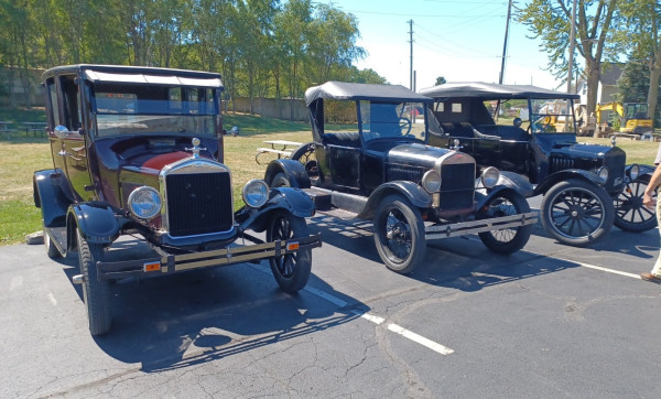 L-R: my '26  Fordor, Jim's '26 Runaboit, Arts '23 touring