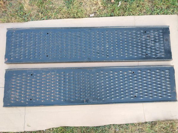 26 running boards.jpg