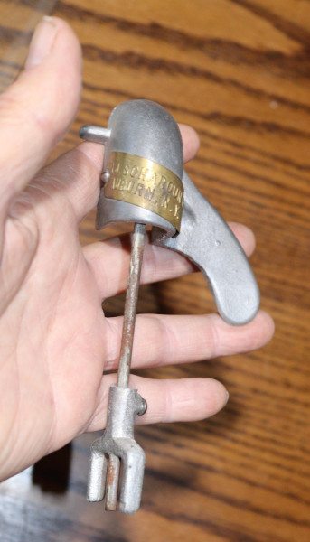 Scharoun Carburetor control 4.jpg