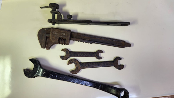 Some super nice neighbors of ours in the swap meet also gifted me these model t era tools and a chevrolet rocker arm adjustment tool for my 1954 chevy!