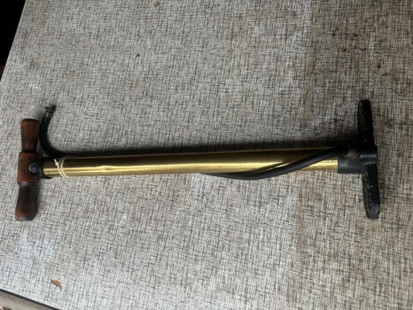 tire pump 1.jpg