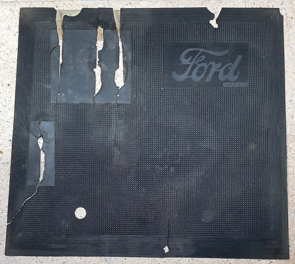 26-27 Floor mat_old.jpg