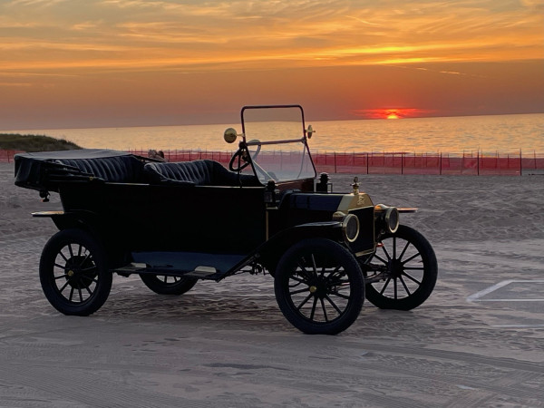 Model_T_at_Beach.jpg