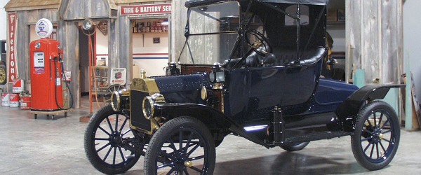 blue 1914  runabout.jpg