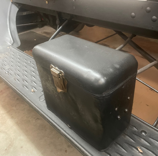 running board battery box.jpeg