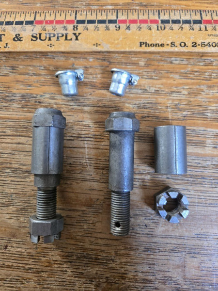 Tie rod set with oilers (Medium).jpg