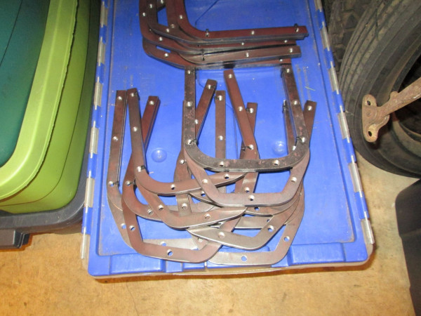 4 dip cover retainers.JPG