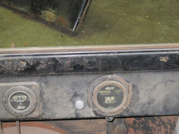 Model T-'22 Coupe dash right side-Denny's.jpg