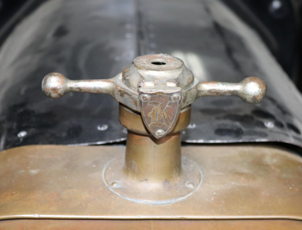 dog bone flip top radiator cap 1.jpg