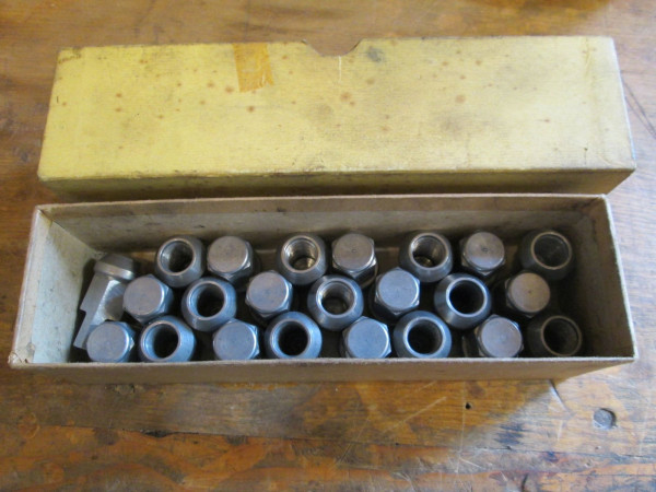 stainless lug nut set.JPG