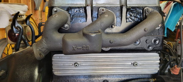 Exhaust Manifold broken 2.jpg