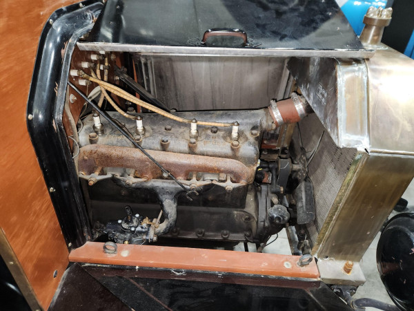 6 Model T engine.jpg